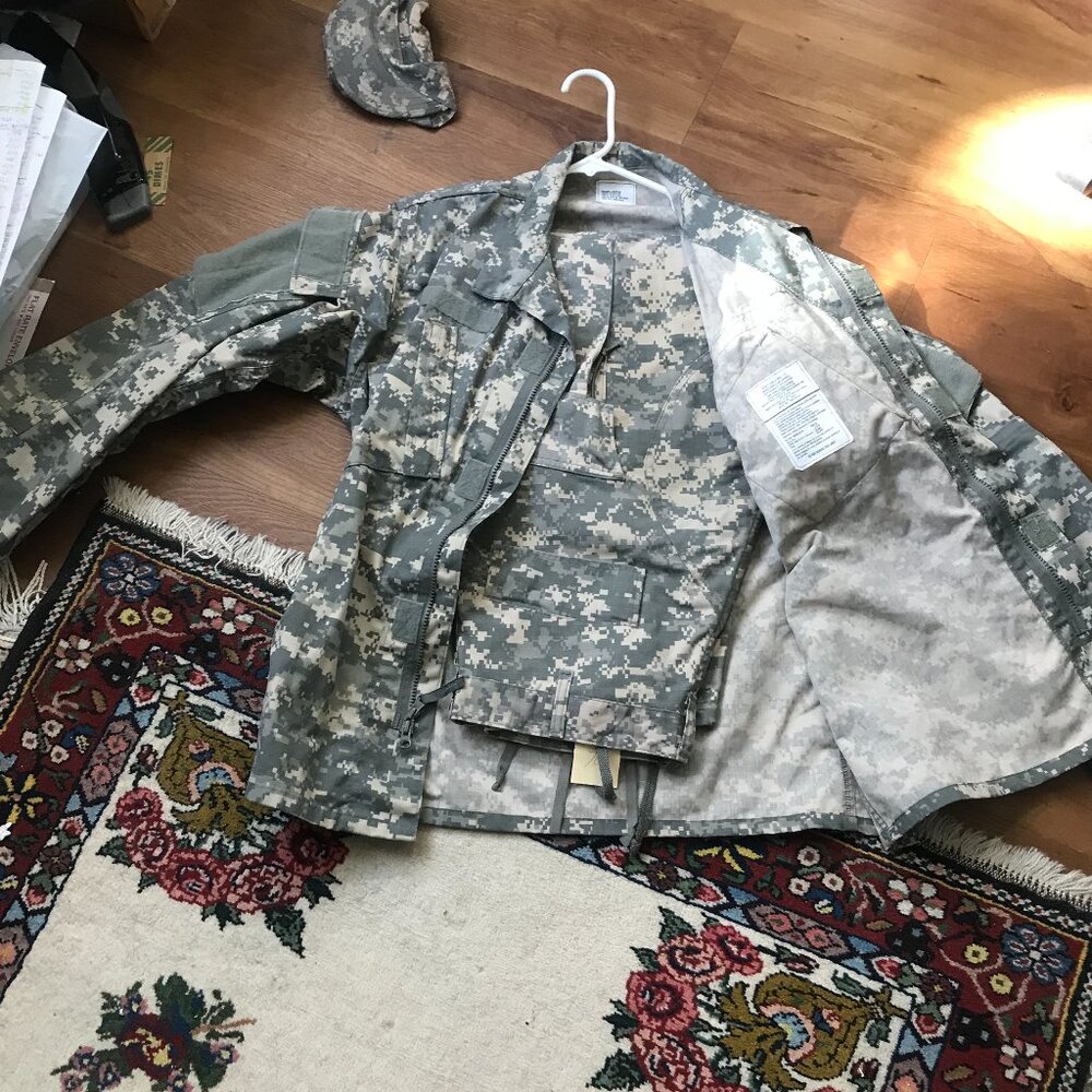 TEAM SOLDIER CERTIFIED GEAR Camo Shirt/Pants Army Combat Uniform Set Medium‎ Reg
